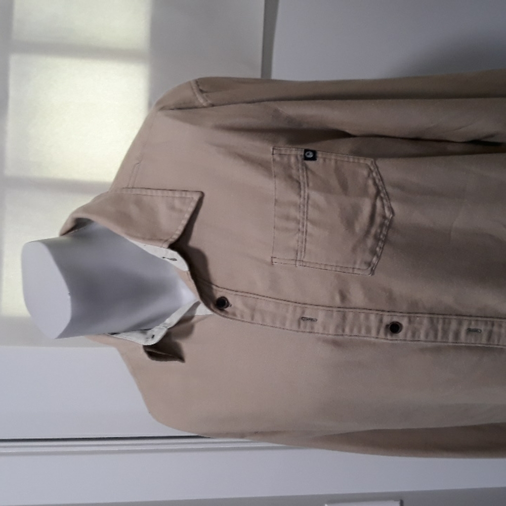 Marmot mens tan long sleeve shirt with pocket. Large